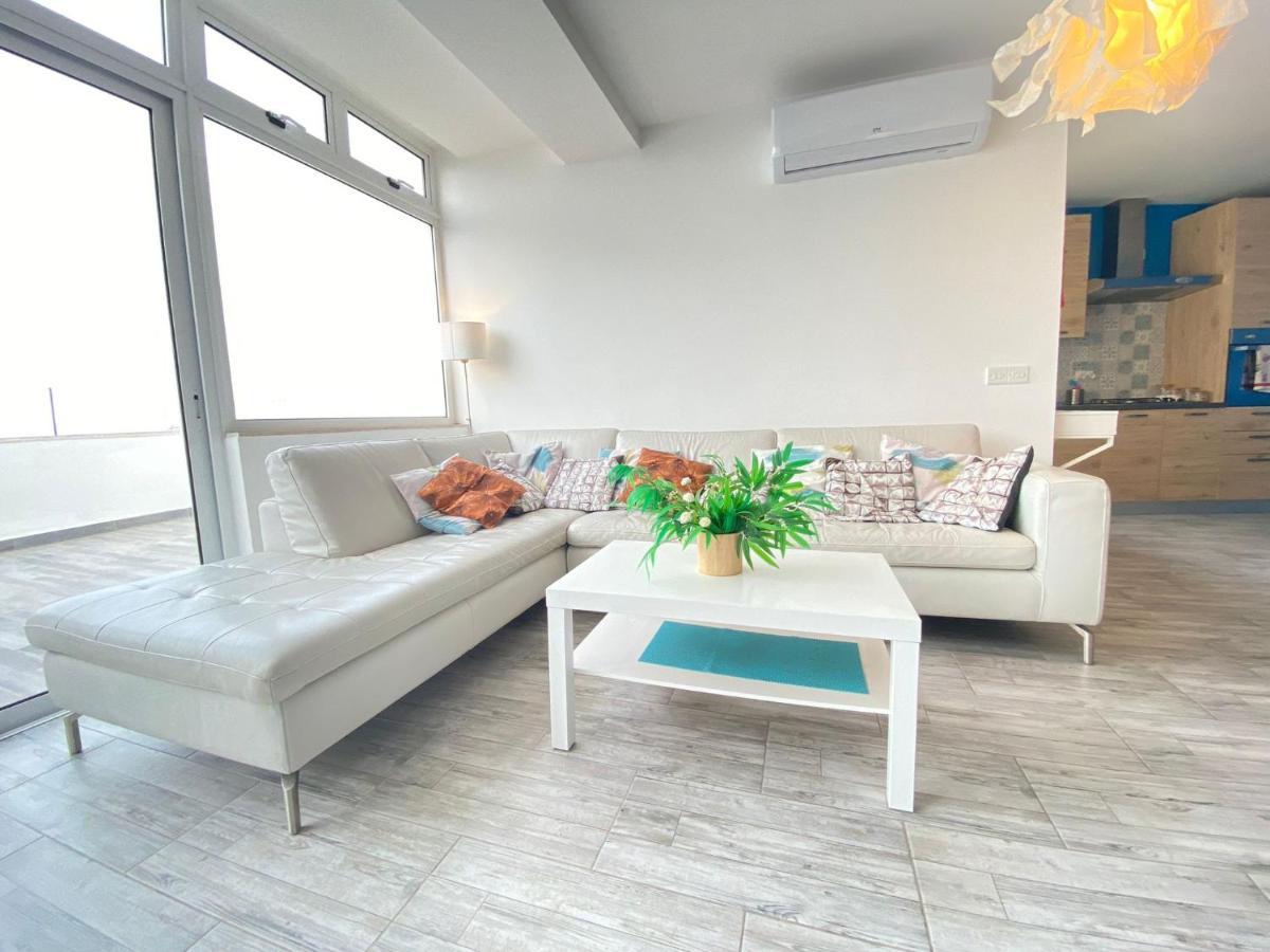 Apartment Penthouse 